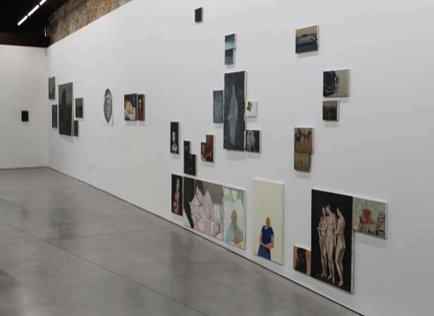 Vista geral da exposição 'Tudo é outra coisa' no Espaço Mira, Porto, 2014. Cortesia Espaço Mira.